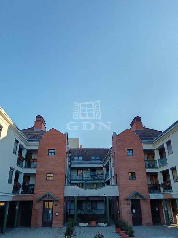 Eladó Budaörs Lakás (téglaépítésű)