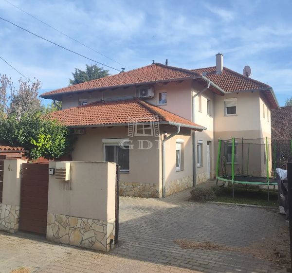 Eladó Budaörs Ikerház