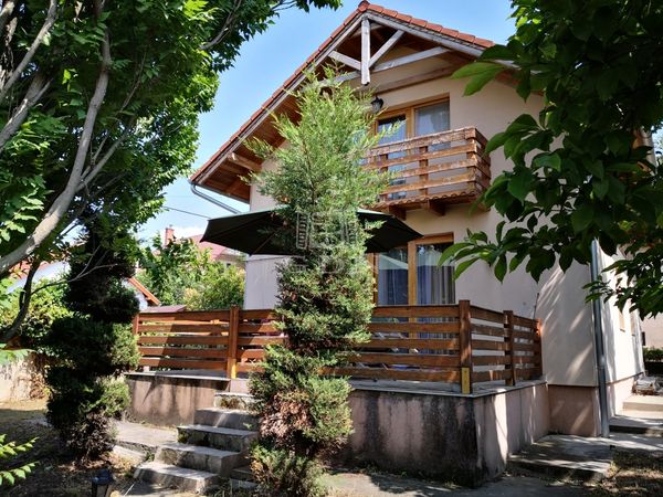 Eladó Szada Családi ház