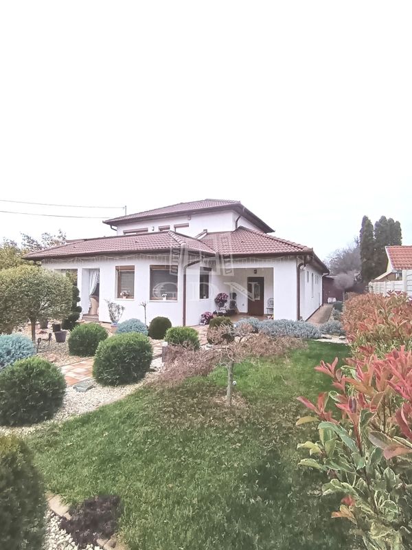 Eladó Érd Családi ház