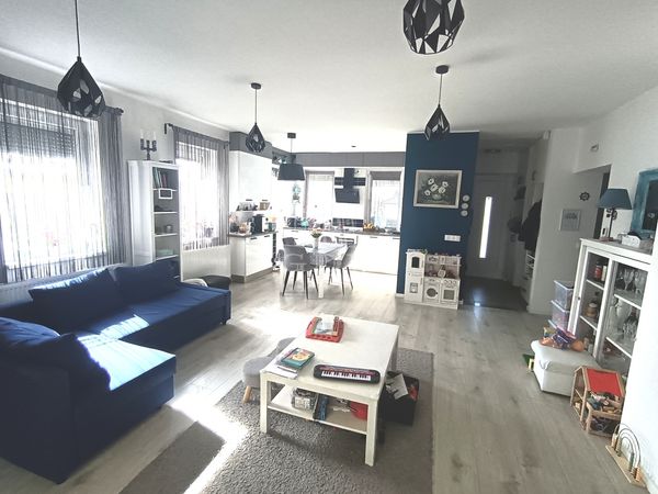 Eladó Érd Családi ház