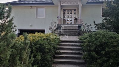 Szigetmonostor Családi ház - 250.000.000 Ft