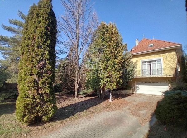 Eladó Budakeszi Családi ház