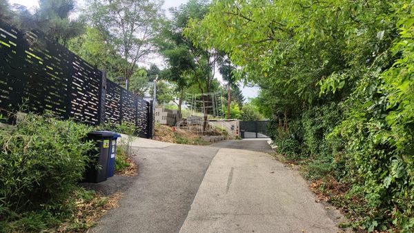 出卖 Budaörs 土地