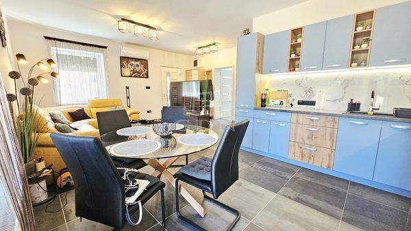 出卖 Érd 家庭别墅