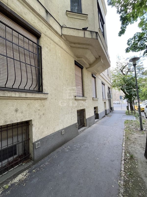 Eladó Budapest VIII. kerület Lakás (téglaépítésű)