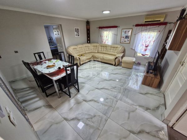 For sale Gomba Family House