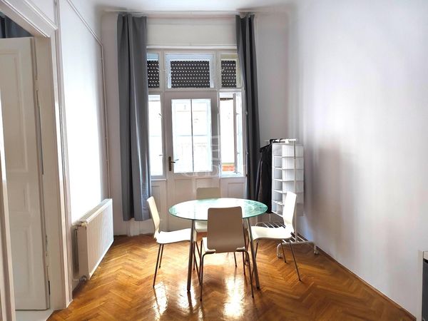 Eladó Budapest VII. kerület Lakás (téglaépítésű)