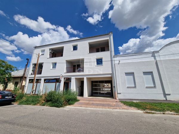 Verkauf Hatvan Wohnung (Ziegel)