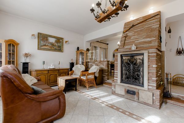 Eladó Budapest XVI. kerület Üzlethelyiség