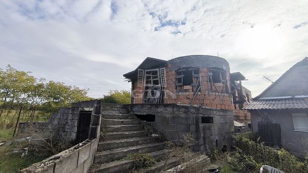 Eladó Budapest XVI. kerület Családi ház