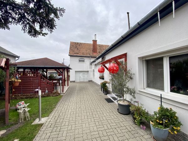 Eladó Tököl Családi ház