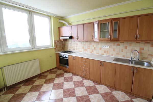 Eladó Budapest III. kerület Lakás (téglaépítésű)