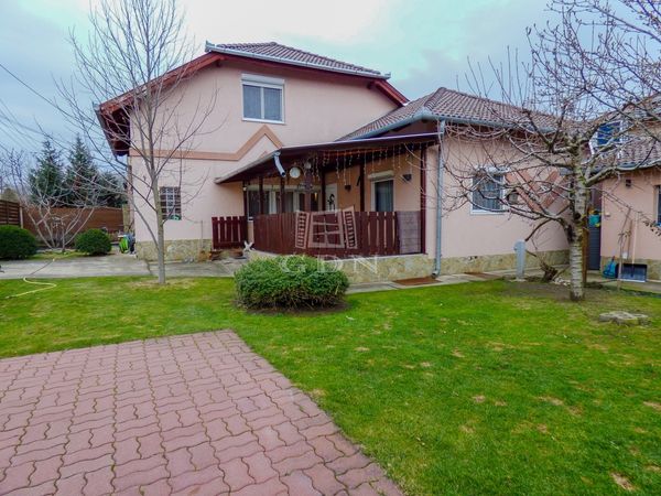 Eladó Dunakeszi Családi ház