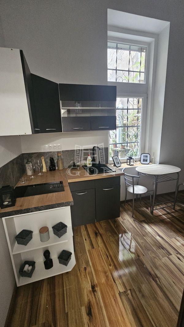 Eladó Budapest VIII. kerület Lakás