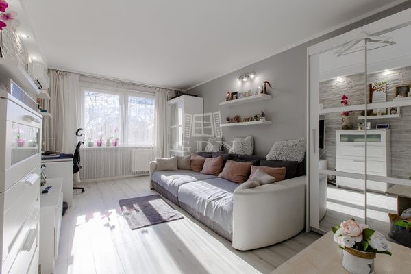 Eladó Budapest XV. kerület Lakás