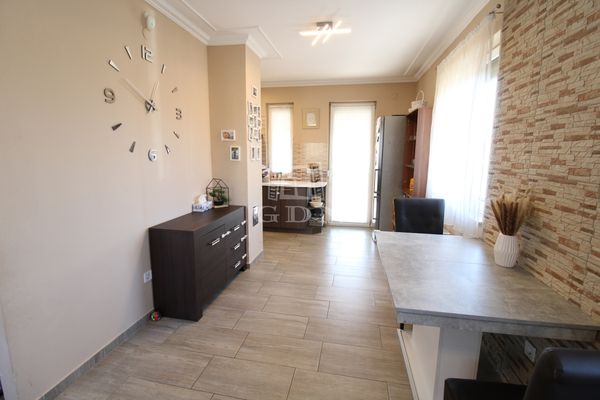 Eladó Üllő Lakás