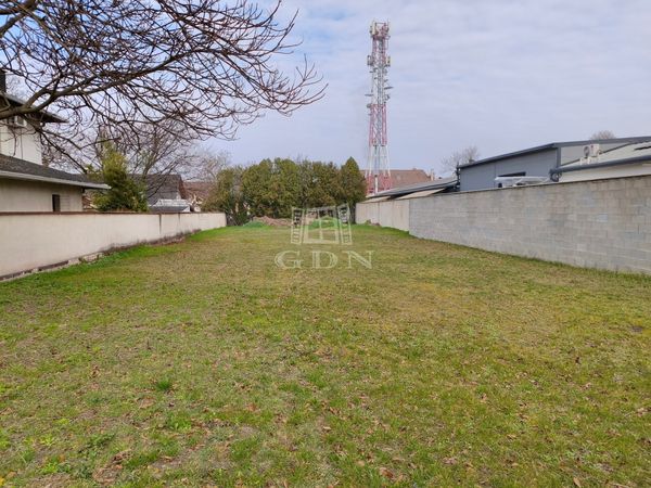 Kiadó Budapest XVI. kerület Telek