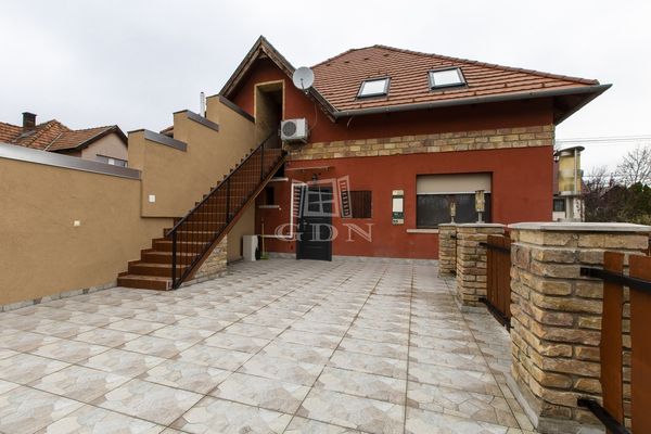 Eladó Gödöllő Családi ház