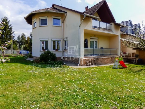 Eladó Mór Családi ház