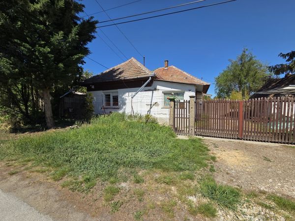 For sale Tóalmás Family House