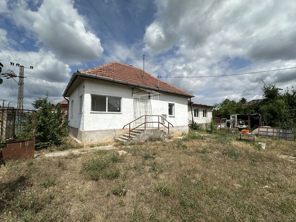 Eladó Tápiószecső Családi ház