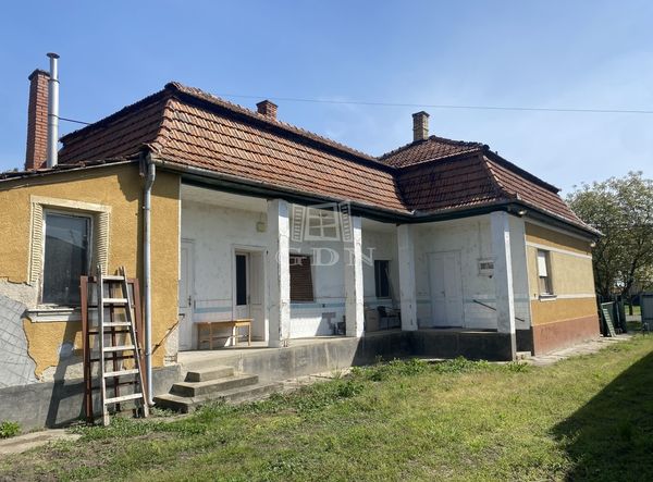 Eladó Boldog Családi ház