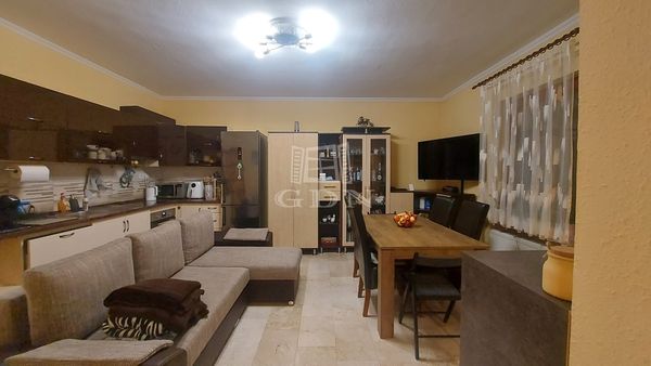 Eladó Budapest XX. kerület Lakás (téglaépítésű)