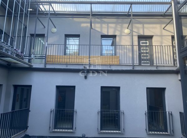 Eladó Budapest VI. kerület Lakás (téglaépítésű)