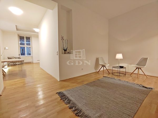 Eladó Budapest VII. kerület Lakás (téglaépítésű)