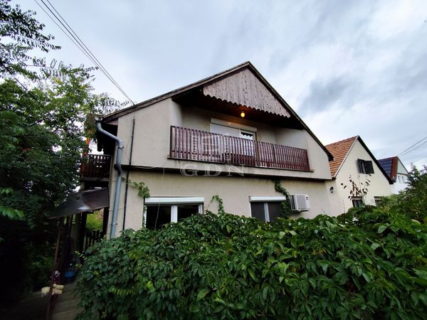 Eladó Fót Családi ház