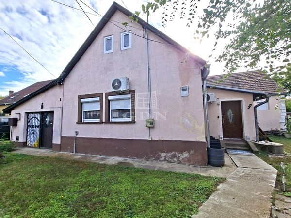 Eladó Fót Családi ház