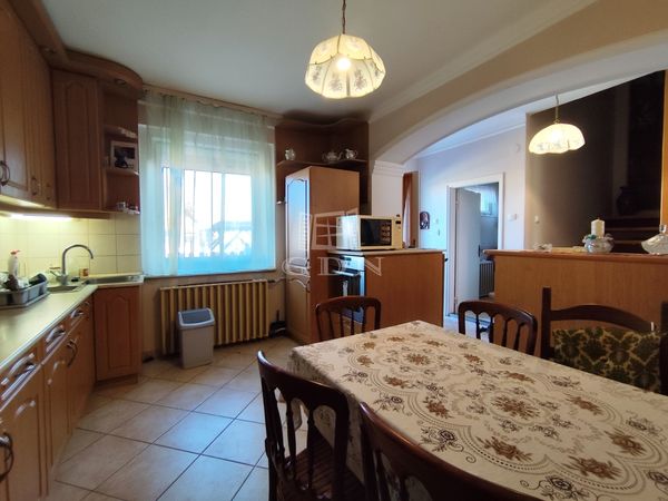 Eladó Kecskemét Ikerház