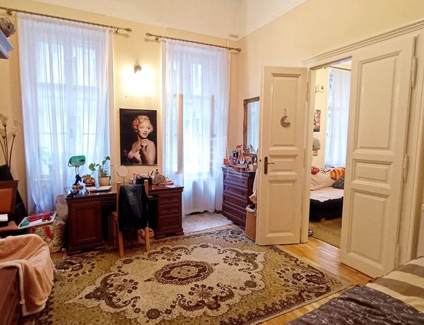 Eladó Budapest VII. kerület Lakás (téglaépítésű)