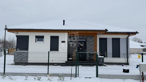 Eladó Kecskemét Családi ház