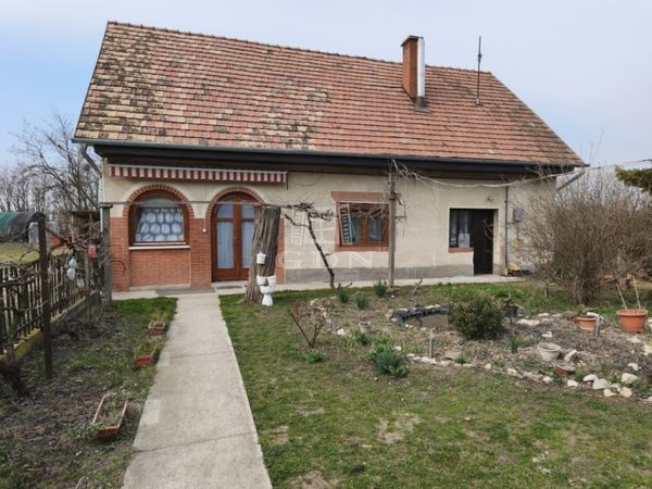 Eladó Lajosmizse Tanya