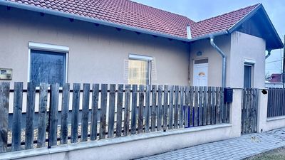 Szigetújfalu Sorház - 64.400.000 Ft