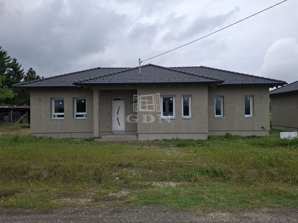 Verkauf Szigetbecse Einfamilienhaus
