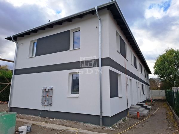 Eladó Szigetszentmárton Sorház