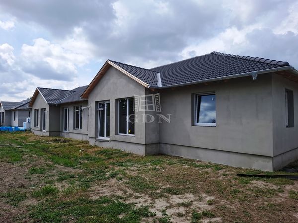 Verkauf Kiskunlacháza Reihenhaus