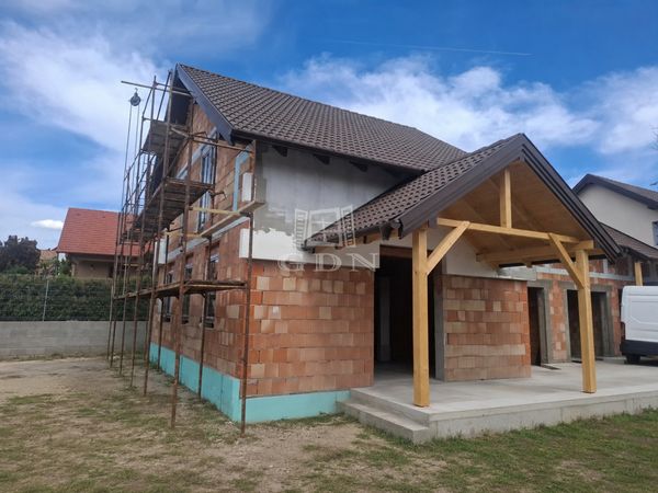 Продается Taksony Совмещенный дом