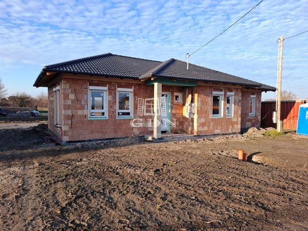 出卖 Szigetbecse 家庭别墅