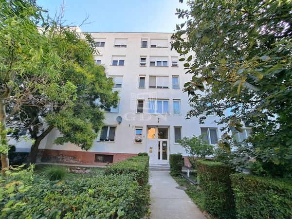 出卖 Tököl 公寓房