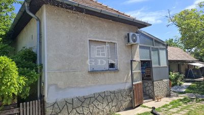 Tököl Einfamilienhaus - 64.900.000 HUF