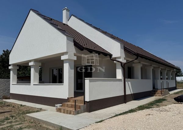închiriere Tököl Casa Familiala