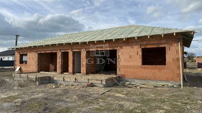 Siófok Ikerház - 72.900.000 Ft