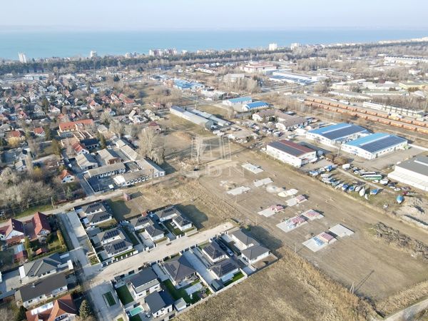 出卖 Siófok 双面别墅