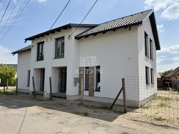 Eladó Nagykáta Ikerház