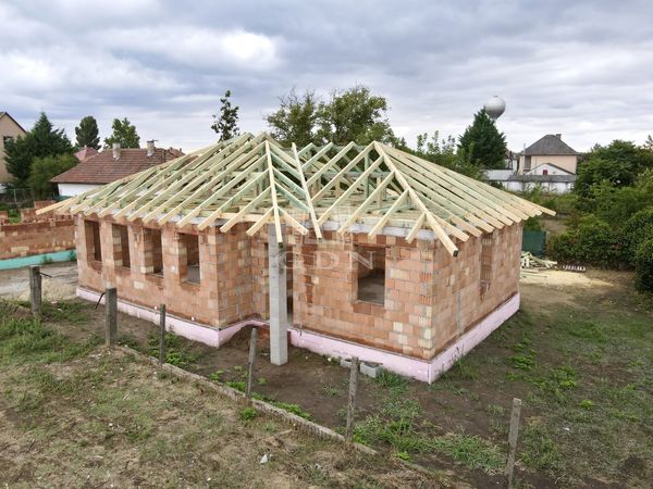 Verkauf Tápiószecső Doppelhaus