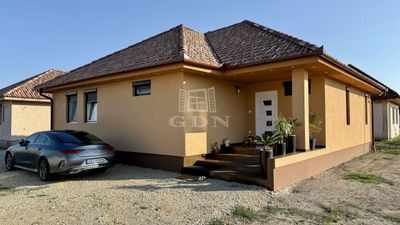 Jászberény Doppelhaus - 84.900.000 HUF